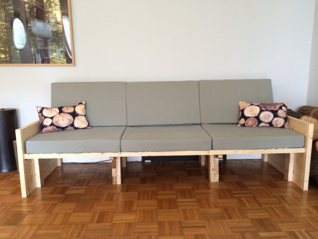 Image of sofa made from 2x4s